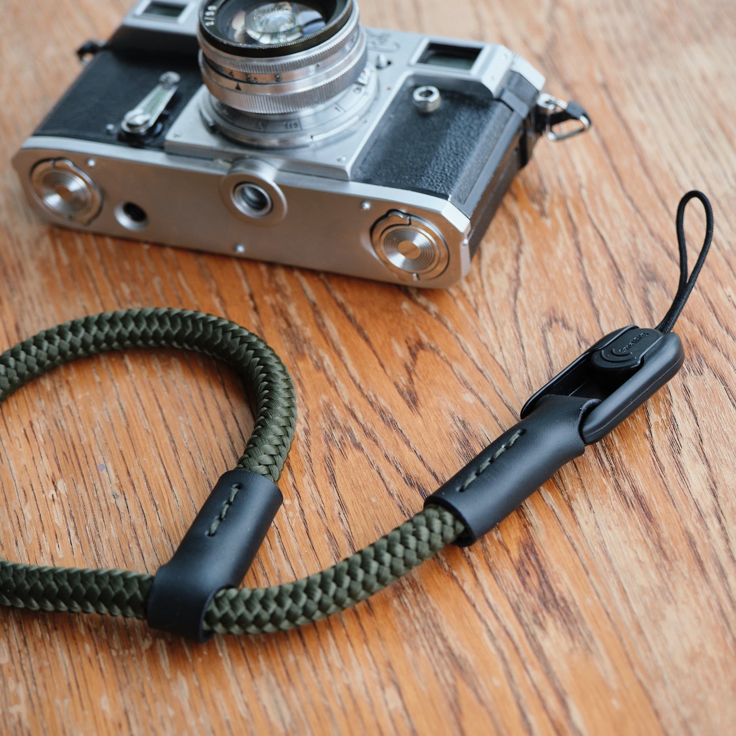 Boring wrist strap Army Green with SmallRig link