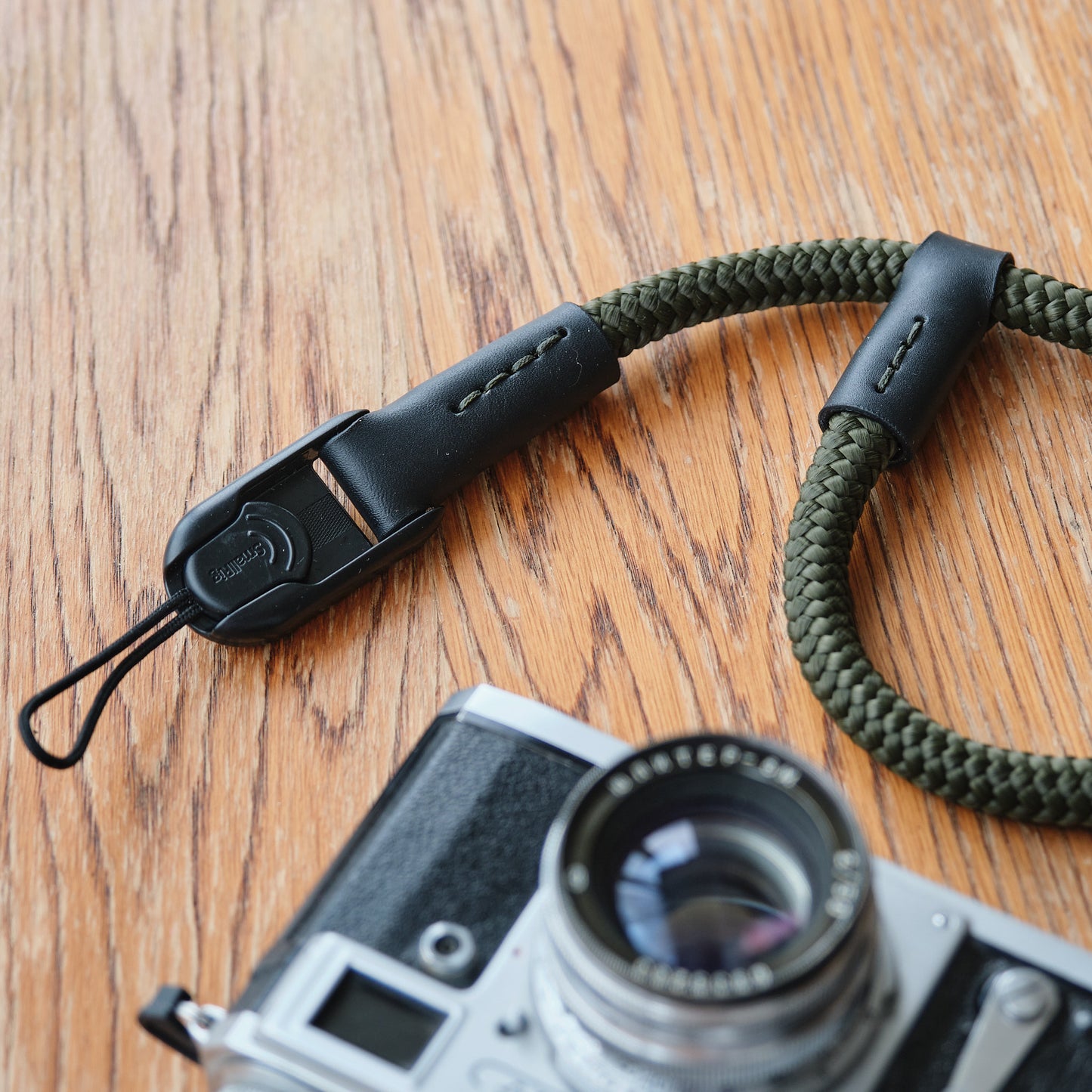 Boring wrist strap Army Green with SmallRig link