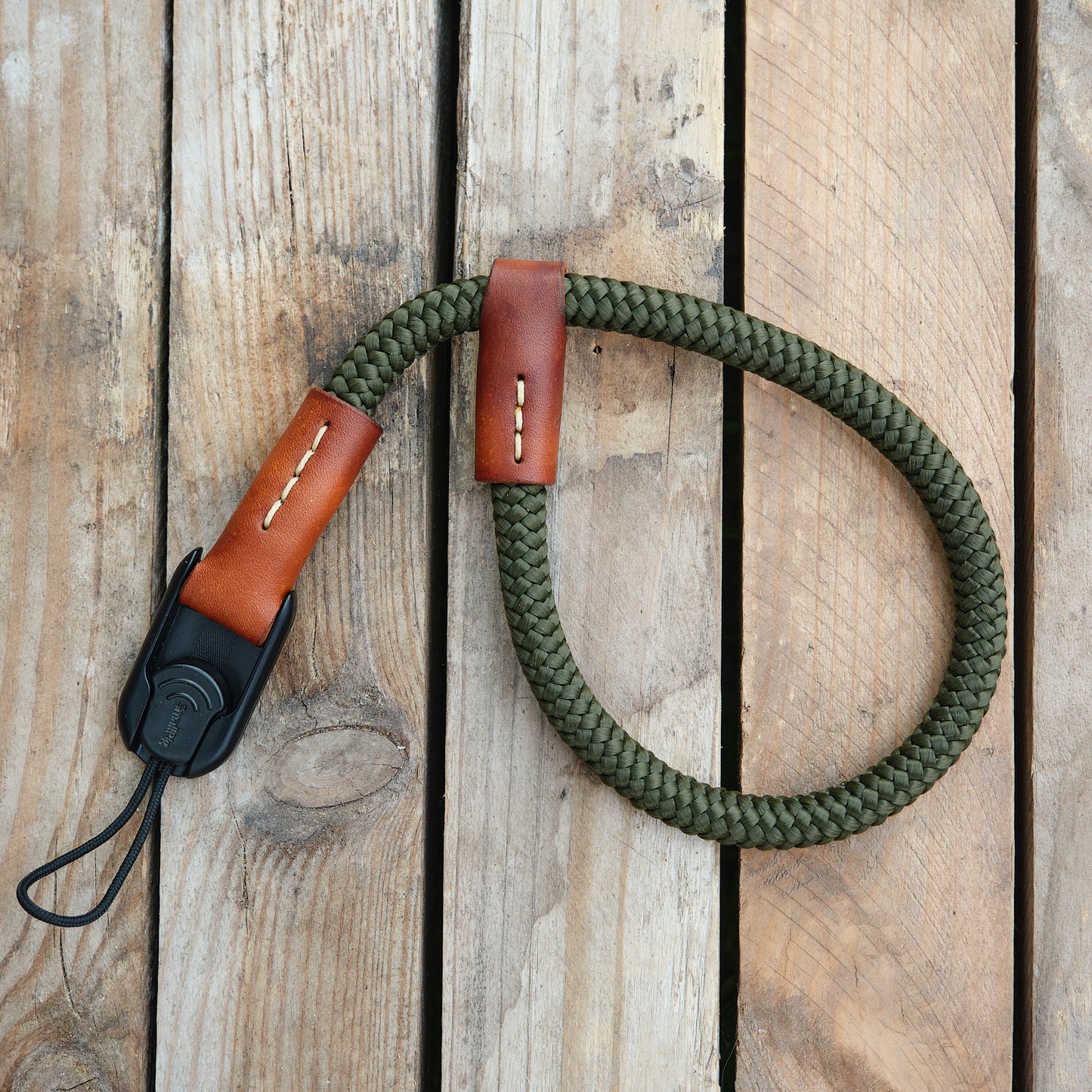 Boring wrist strap Olive with SmallRig link