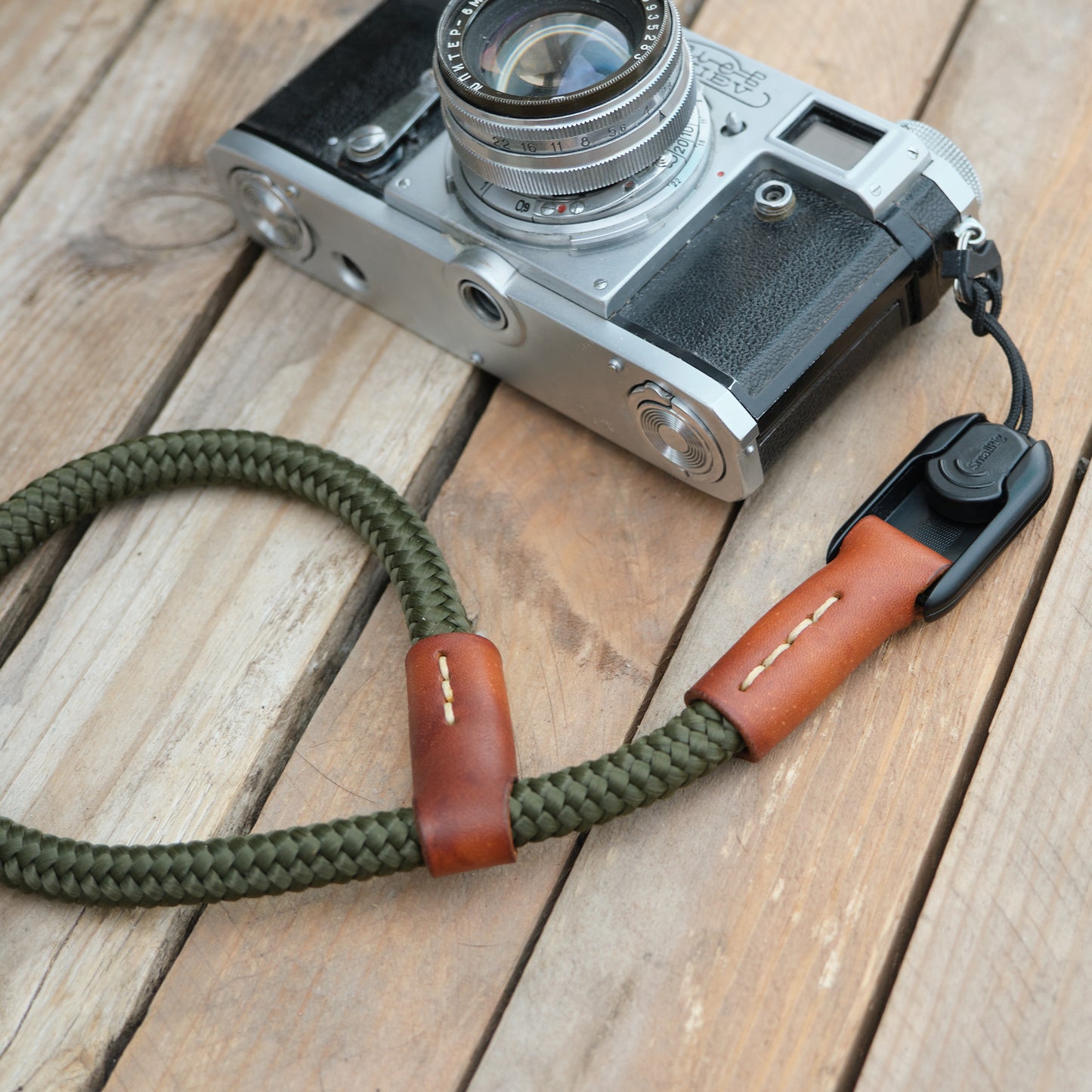 Boring wrist strap Olive with SmallRig link