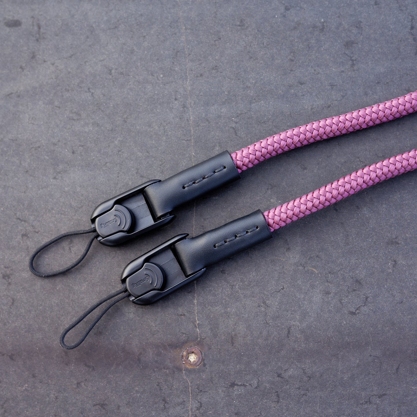 Boring Aubergine strap with SmallRig links